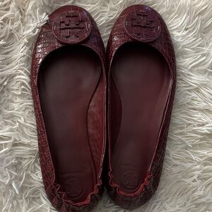 Tory Burch Women's Burgundy Croc-Embossed Flats